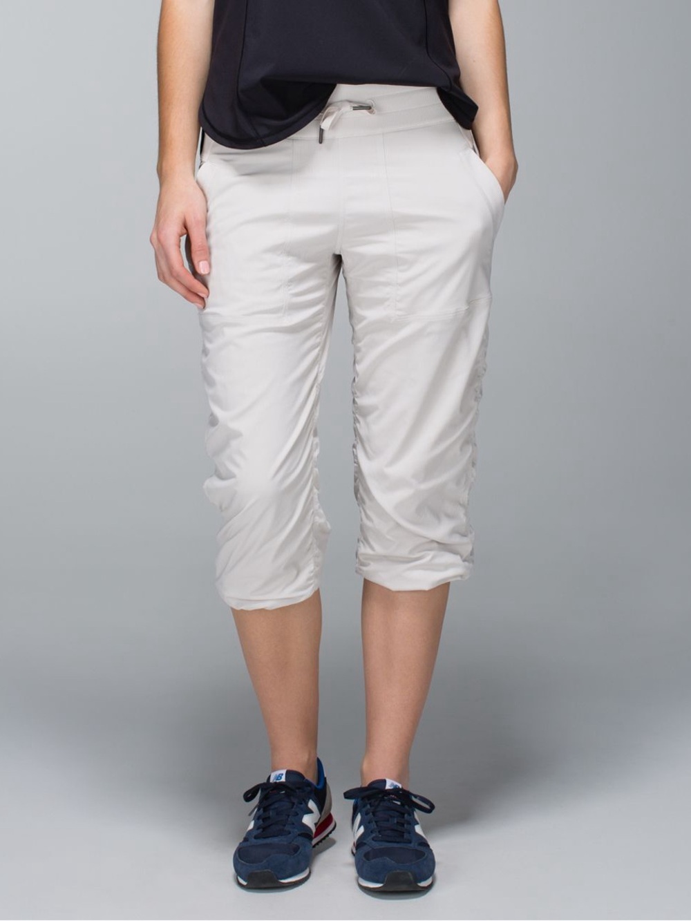 Lululemon | Studio Crop *Liner Dune Off White Silver Size 8